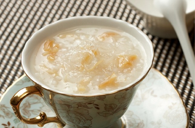 Chè Trứng Củ Năng Tổ Yến 